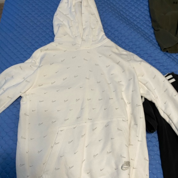 BOYS CLOTHING - Picture 8 of 16